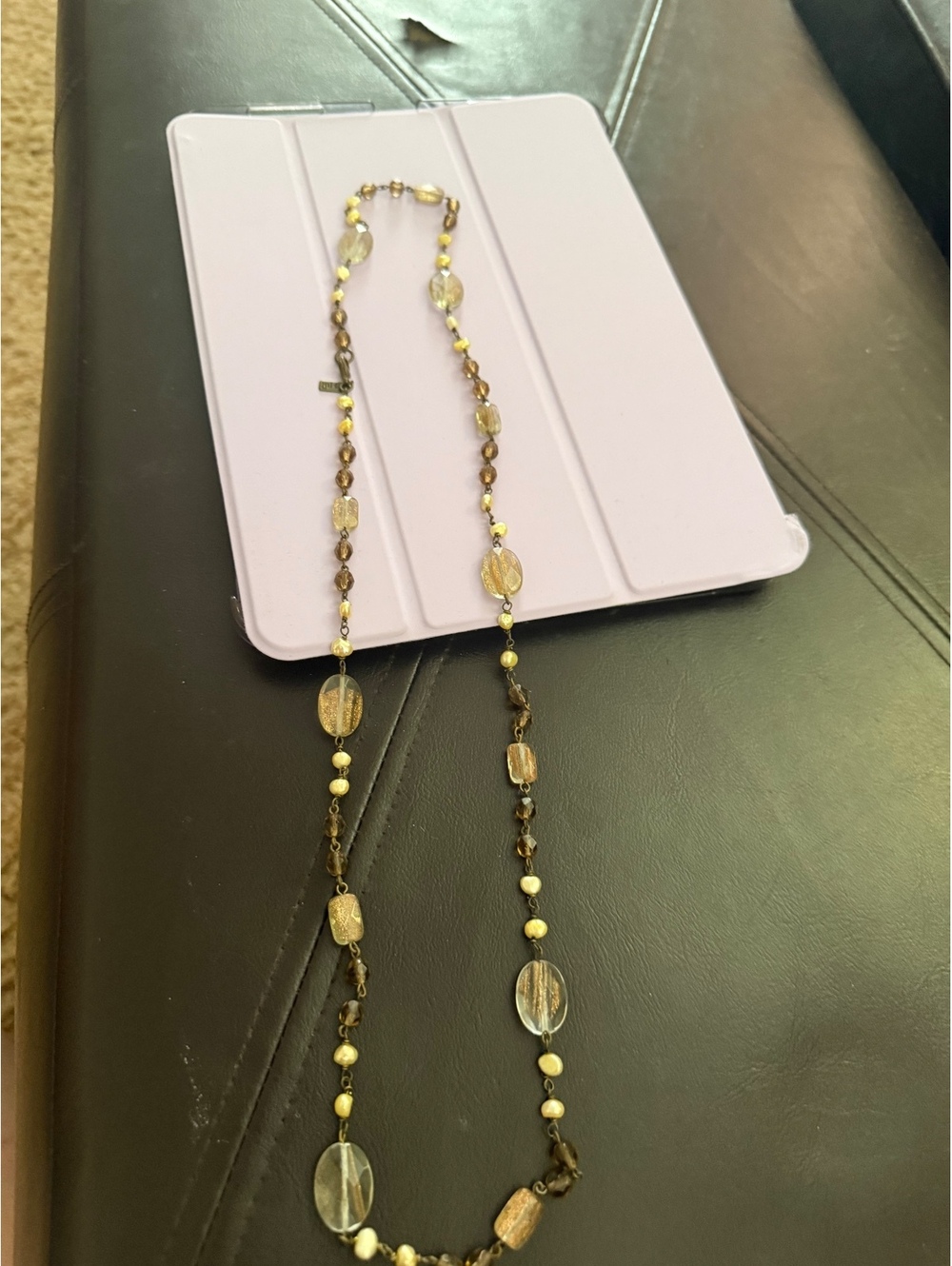 Beaded single strand geometric flat rectangler necklace